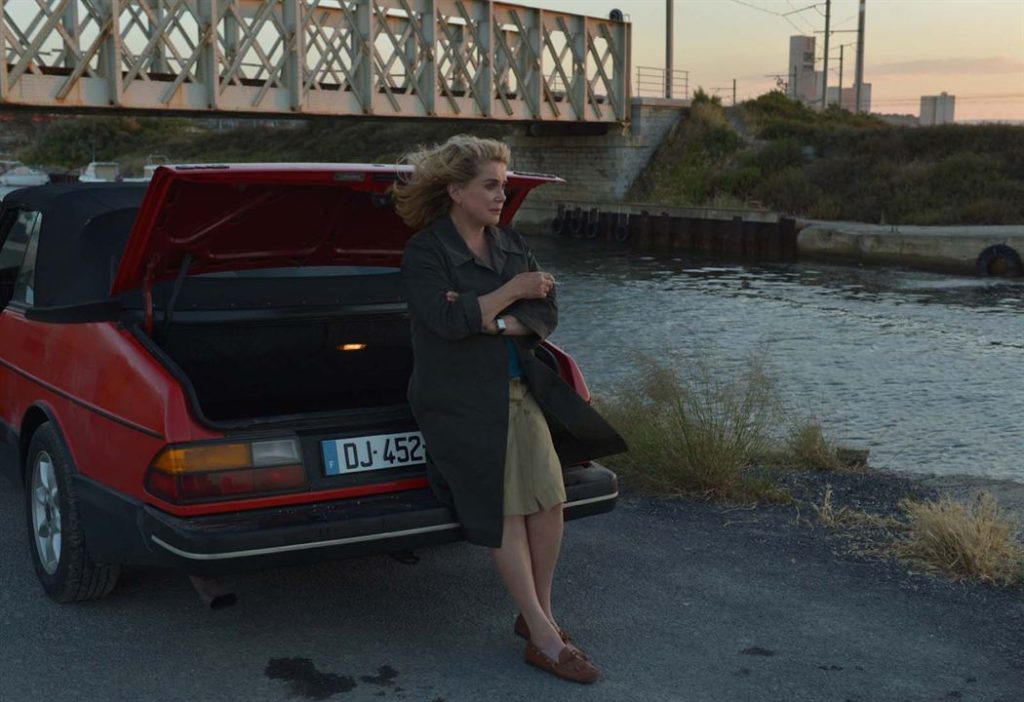 catherne-deneuve-tout-nous-separe