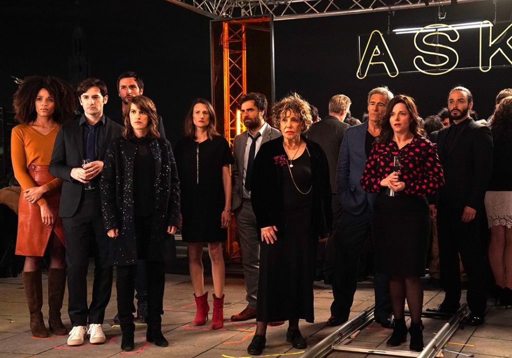 Premiere A Paris Pour La Comedie Francaise 5 Lettres