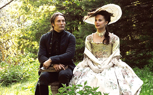 Mads Mikkelsen et Alicia Vikander